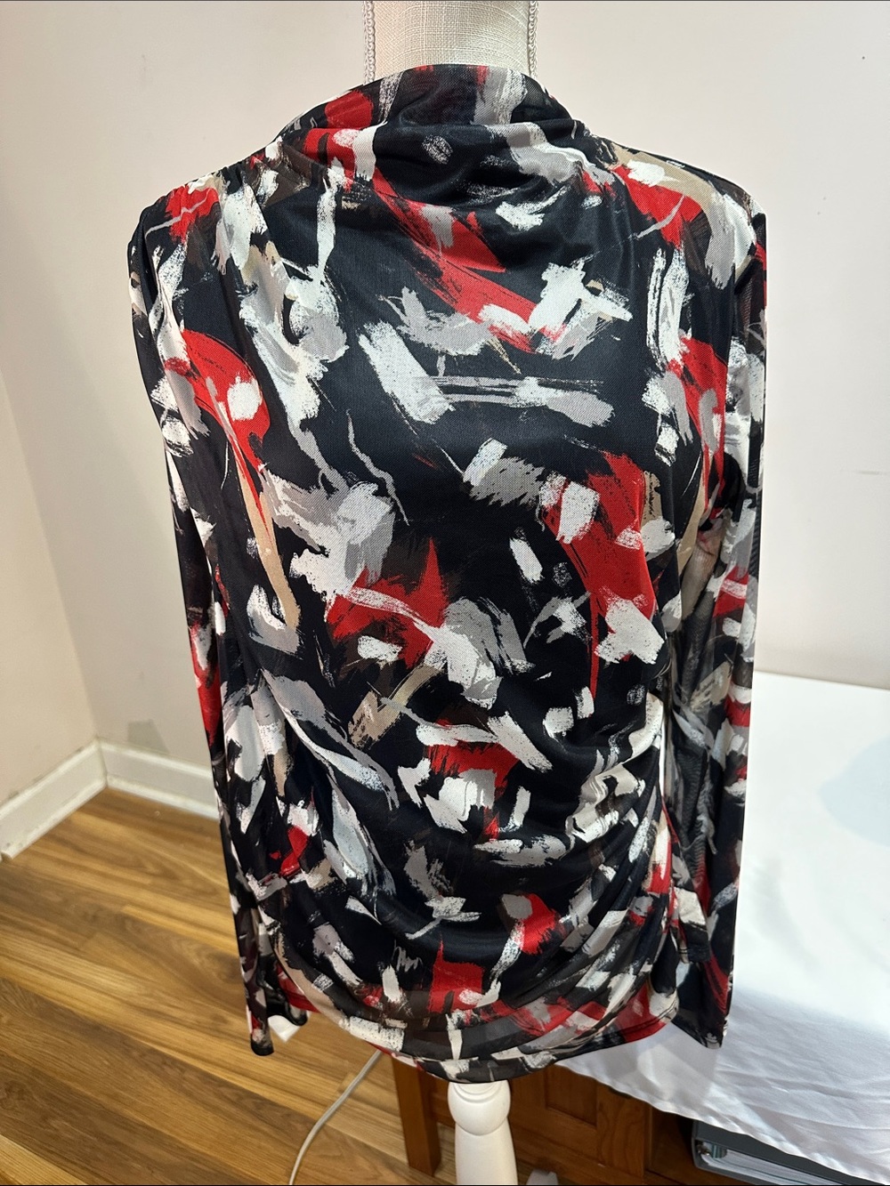 Adrienne Landau Black, Red and White Abstract Brushstroke Long-Sleeve Top